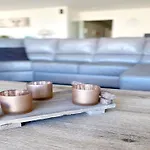 Steps From The Quiet Seaside Path Apartment *